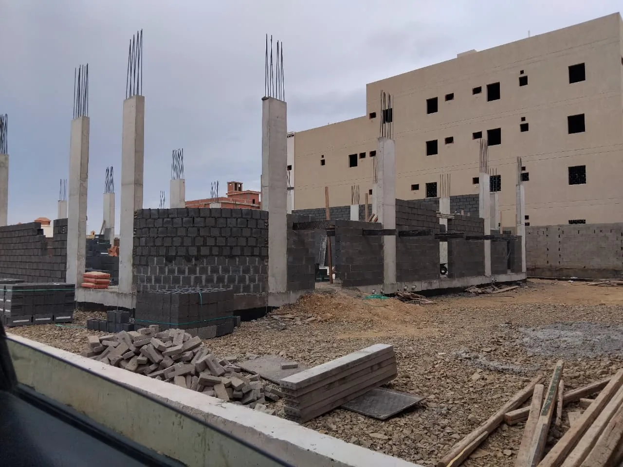 المرايا والديكور الزجاجي